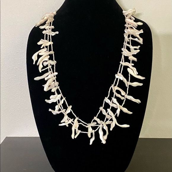 Vintage Mother of Pearl Strand Statement Necklace - Picture 2 of 7